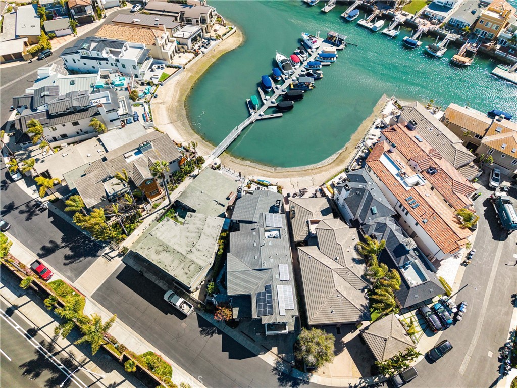 https://media.crmls.org/medias/62d85fb3-e6fd-4dd7-8916-1032f6188ab5.jpg?preset=X-Large
