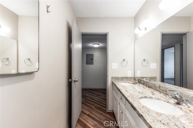3695 Linden Avenue, Long Beach CA: https://media.crmls.org/medias/62d9aee3-f152-4378-a050-2b8f5d4aefe7.jpg