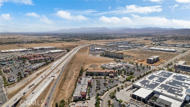 39438 Trade Center Drive, Palmdale CA: https://media.crmls.org/medias/62d9b377-d981-432e-a990-f82d83ec5b68.jpg