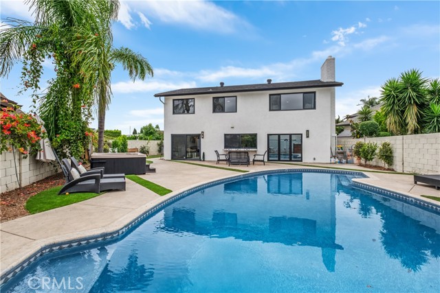 3550 Goldenrod Circle, Seal Beach CA: https://media.crmls.org/medias/62d9eb9f-cde7-48aa-8a12-c29ce304c731.jpg