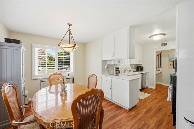 Detail Gallery Image 19 of 49 For 105 Harvard Ln, Seal Beach,  CA 90740 - 5 Beds | 2 Baths