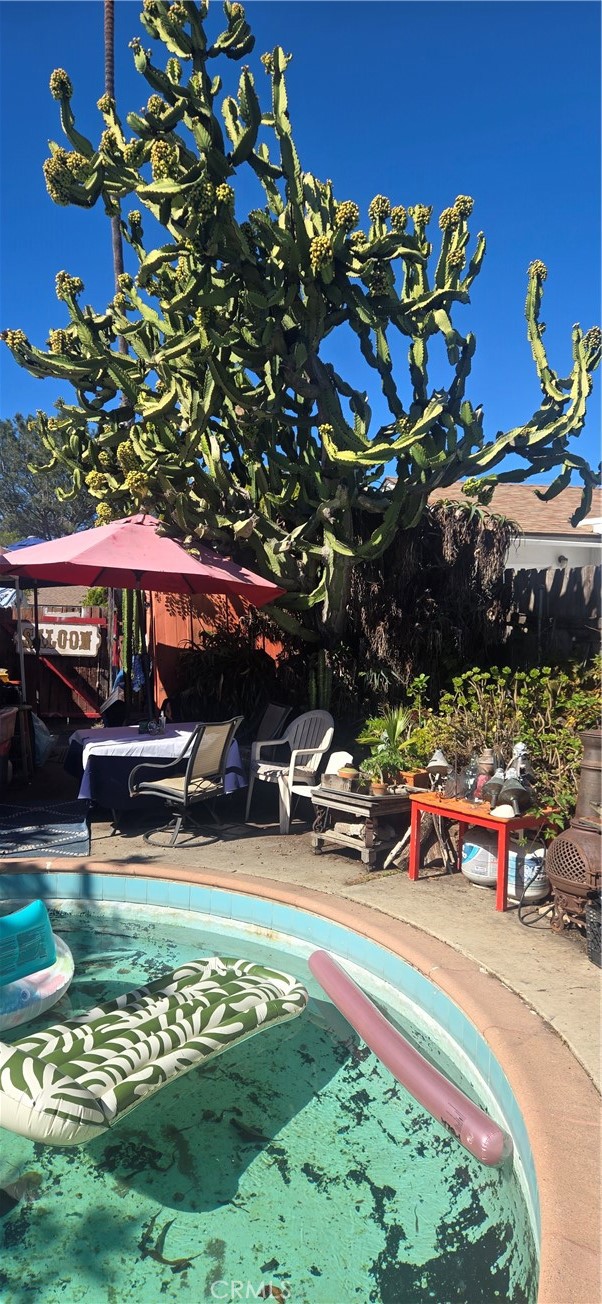 4527 Kickapoo Court, San Diego CA: https://media.crmls.org/medias/62da2e49-d89a-448e-bacb-2d82f463cf90.jpg