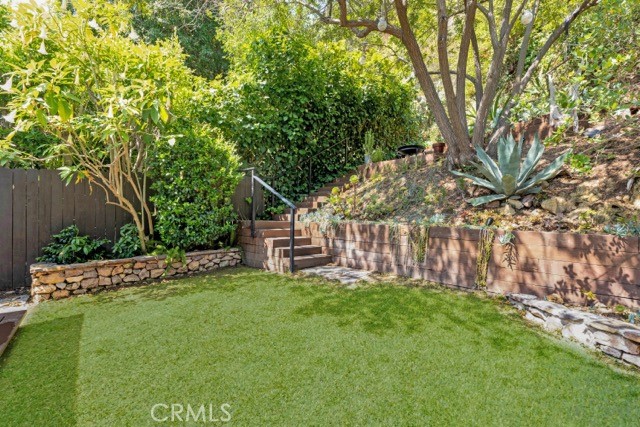 2527 Canyon Drive, Los Angeles CA: https://media.crmls.org/medias/62da4e84-7b53-4c70-a863-2092ad9af0f1.jpg
