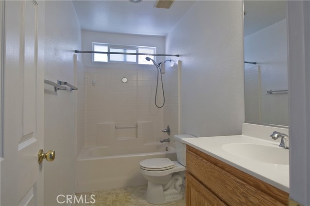 6163 S Hills Way, Fontana CA: https://media.crmls.org/medias/62daf54f-d0b4-4f9d-87b1-26b53223d8c4.jpg