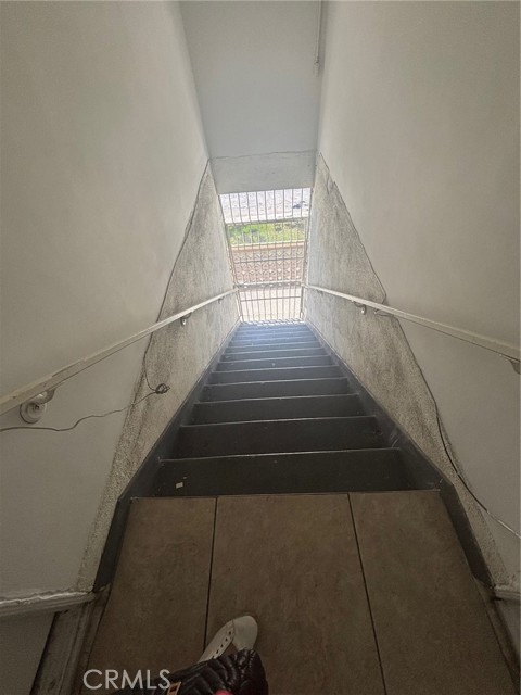 144 W Hillsdale Street, Inglewood CA: https://media.crmls.org/medias/62db0b63-2fd5-4344-aa7e-a5851af19413.jpg