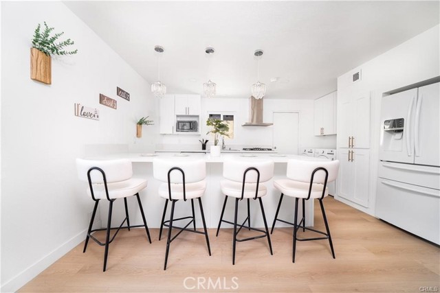 Detail Gallery Image 5 of 9 For 1011 W Myrtle, Santa Ana,  CA 92703 - 3 Beds | 1 Baths