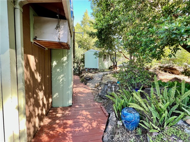 10431 Edgewater Drive, Kelseyville CA: https://media.crmls.org/medias/62dbde77-a4c4-4103-a792-3b76f4485044.jpg