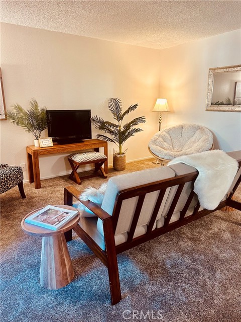 Detail Gallery Image 5 of 11 For 1412 N Cherry #9,  Chico,  CA 95926 - 3 Beds | 2 Baths