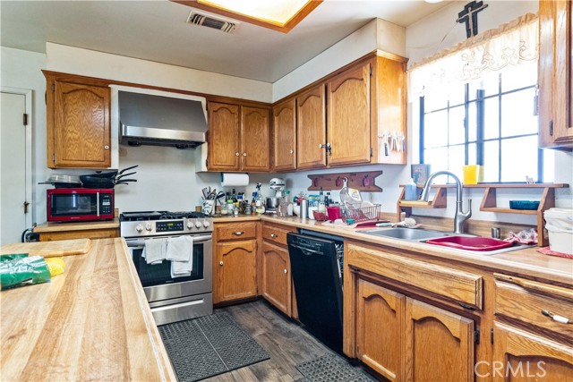 Detail Gallery Image 6 of 41 For 70331 Vineyard Canyon Rd., Parkfield,  CA 93451 - 4 Beds | 2 Baths