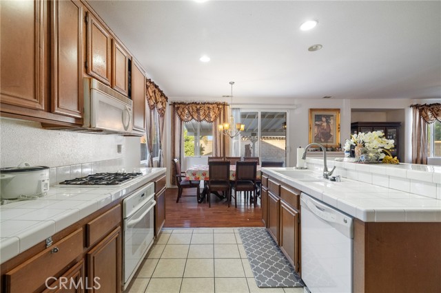 Detail Gallery Image 7 of 54 For 44014 42nd St, Lancaster,  CA 93536 - 5 Beds | 3 Baths