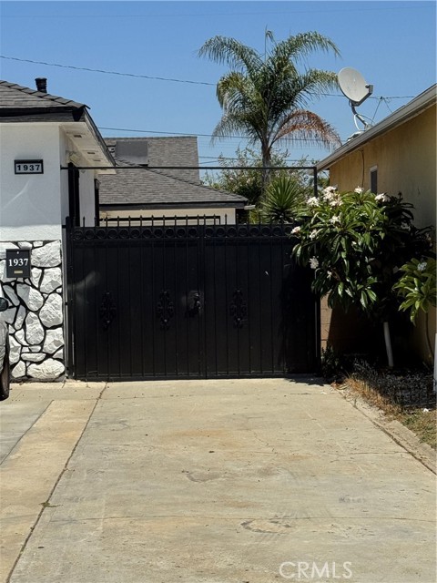 1935 W 154th Place, Gardena CA: https://media.crmls.org/medias/62dc8b09-6e65-4f07-bc54-32063aca6654.jpg
