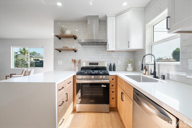 Detail Gallery Image 7 of 22 For 1708 Loretta St, Oceanside,  CA 92058 - 3 Beds | 2 Baths