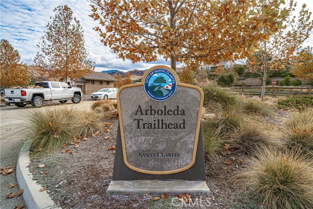 Detail Gallery Image 48 of 59 For 18642 Cedar Crest Dr, Canyon Country,  CA 91387 - 4 Beds | 3 Baths