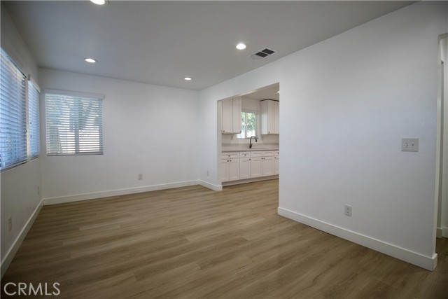 Detail Gallery Image 3 of 21 For 836 W 9th St, Corona,  CA 92882 - 3 Beds | 2 Baths