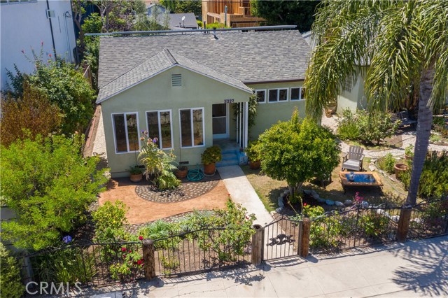 2337 Cloy Avenue Venice, California This 3 bedroom + 2 bathroom beach bungalow in the highly sought after Silver Triangle neighborhood of Venice has been newly renovated in the open kitchen, with fresh paint throughout. The master bath has been completely remodeled, with a brand new bathroom recently added in the main living area. The living room has vaulted ceilings with room for a beverage fridge if desired for entertaining and lounging. There is also a laundry room, tankless water heater and solar paneling. The front has been freshly landscaped with native California plants and the back features a cozy private outdoor space. Owner pays all utilities except cable and internet. Located around the corner within walking distance of the best restaurants and shops Venice has to offer, including famed Abbot Kinney Blvd. and the Venice Canals.