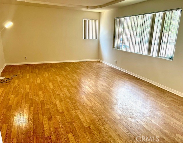 Detail Gallery Image 2 of 13 For 8954 Chimineas Ave, Northridge,  CA 91325 - 4 Beds | 2 Baths