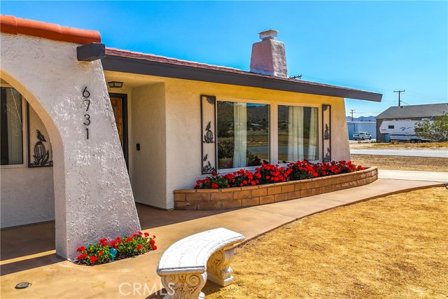 Detail Gallery Image 2 of 38 For 6731 Lindberg Ln, Yucca Valley,  CA 92284 - 3 Beds | 2 Baths
