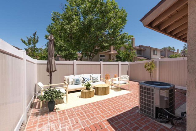25181 Chestnutwood, Lake Forest CA: https://media.crmls.org/medias/62dea158-362b-4cd4-9e76-f34f00edcdbe.jpg