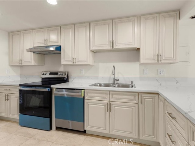 Detail Gallery Image 4 of 29 For 4314 Marina City Drive #116,  Marina Del Rey,  CA 90290 - 3 Beds | 2 Baths