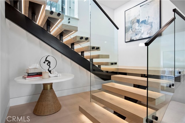 2501 Seaview Ave, Corona del Mar CA: https://media.crmls.org/medias/62dff8f7-f087-4474-a911-ee113c7d6551.jpg