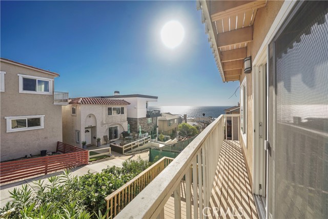 3201 Highland Avenue, Manhattan Beach, California 90266, 3 Bedrooms Bedrooms, ,2 BathroomsBathrooms,Residential,Sold,Highland,SB22230907