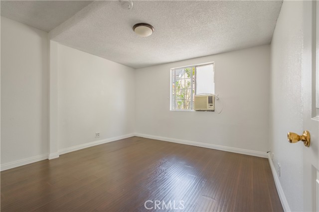 2653 Alice Street, Los Angeles CA: https://media.crmls.org/medias/62e0bf38-f822-4248-8014-8b0df789d209.jpg
