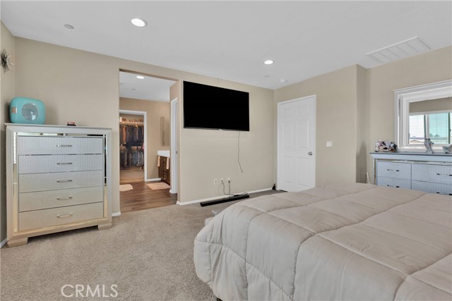 10562 Chevron Court, Adelanto CA: https://media.crmls.org/medias/62e0daa5-8842-40de-9d34-49172c5ec1eb.jpg