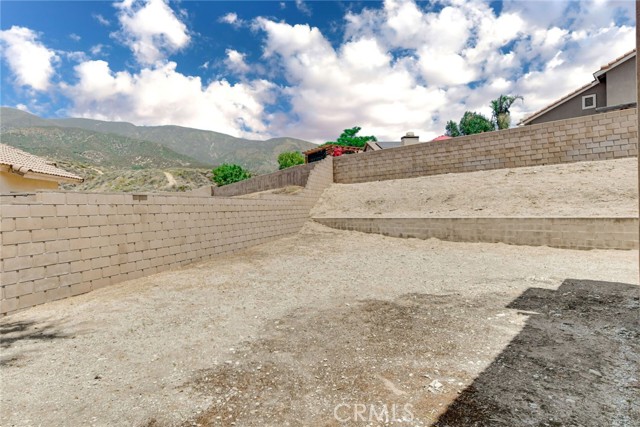 5575 Osborne Court, San Bernardino CA: https://media.crmls.org/medias/62e17298-f725-4ef3-a31b-e5712f847cc2.jpg
