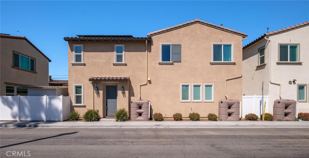 1554 W Plaza Del Amo