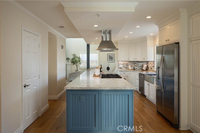 Image 8 of 30 For 132 Esplanade