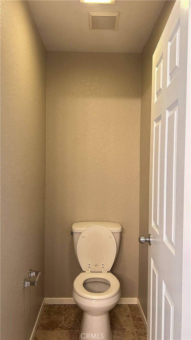 https://media.crmls.org/medias/62e369c0-3ee4-43c6-a79d-e06cb0a2dad2.jpg?preset=X-Large