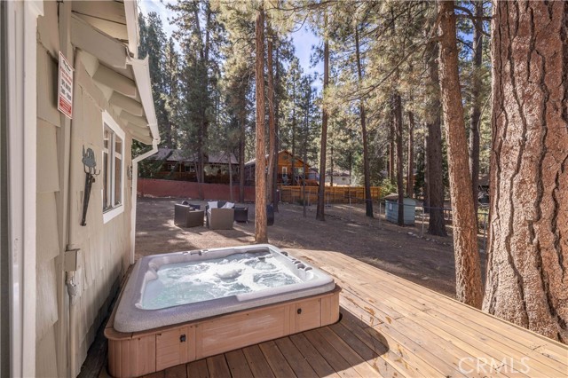 Detail Gallery Image 9 of 27 For 41617 Brownie Ln, Big Bear Lake,  CA 92315 - 4 Beds | 3 Baths