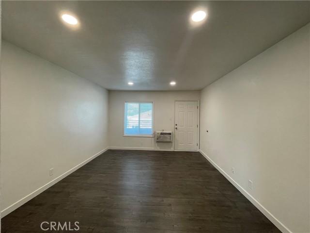 Detail Gallery Image 3 of 8 For 1349 Altadena Dr #B,  Pasadena,  CA 91107 - 1 Beds | 1 Baths