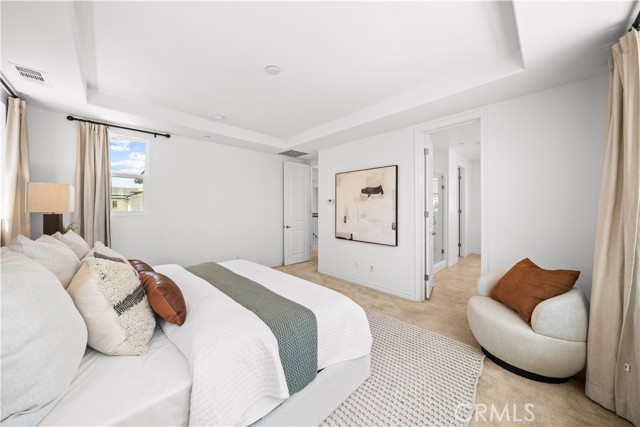 106 Trowel, Irvine CA: https://media.crmls.org/medias/62e4352f-821d-489b-863d-0d6d9b9c5e58.jpg