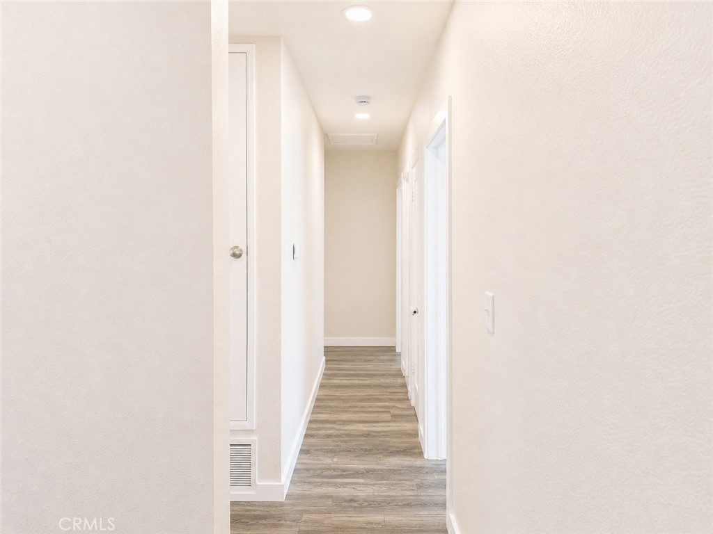 https://media.crmls.org/medias/62e47163-0bc8-49c8-b4da-421ea2708bd6.jpg?preset=X-Large