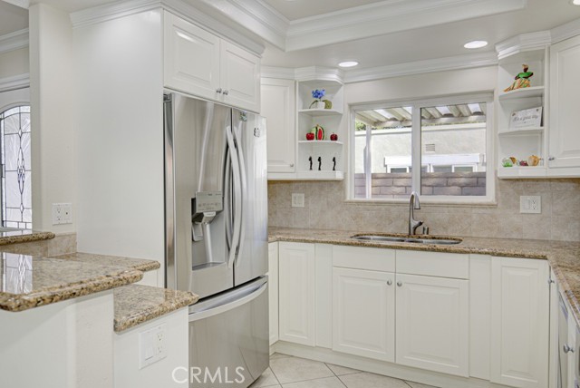 2372 Via Mariposa W, Laguna Woods CA: https://media.crmls.org/medias/62e510ba-3dd5-4f19-b78a-893b953eb05c.jpg
