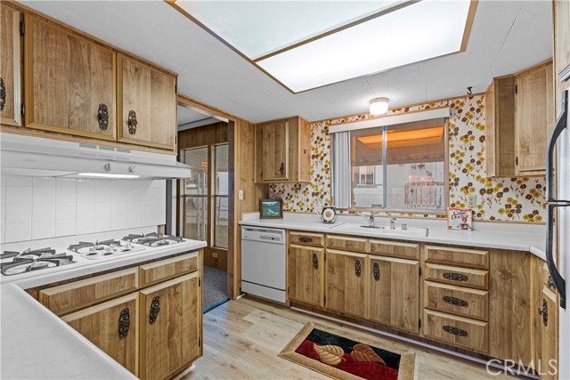 Detail Gallery Image 11 of 31 For 69500 Poolside, Desert Hot Springs,  CA 92241 - 2 Beds | 2 Baths