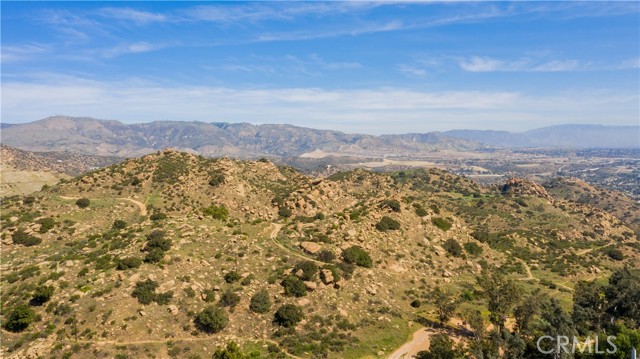 7846 Lilac Lane, Simi Valley CA: https://media.crmls.org/medias/62e6c419-1c78-41af-b874-2828dd18b952.jpg