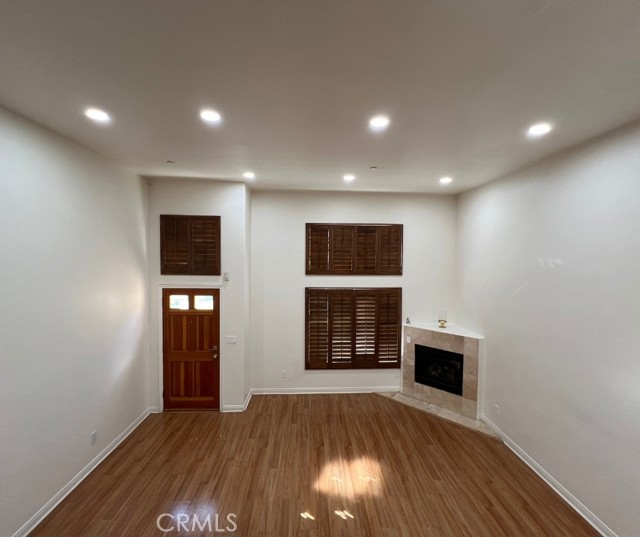 Detail Gallery Image 5 of 20 For 12368 Osborne #4,  Pacoima,  CA 91331 - 3 Beds | 3 Baths