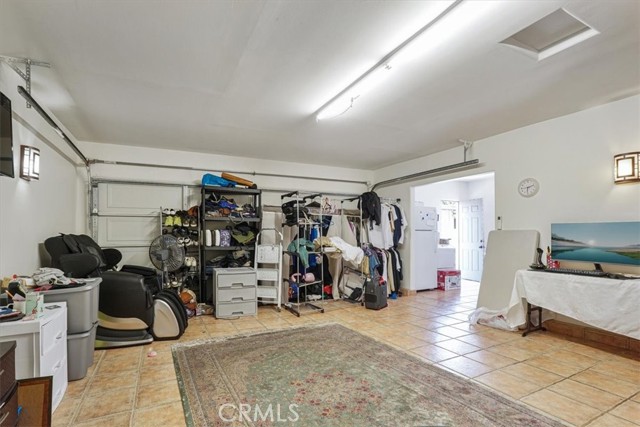 18352 Bessemer Street, Tarzana CA: https://media.crmls.org/medias/62e79950-27d4-48eb-8a00-f27402edef72.jpg