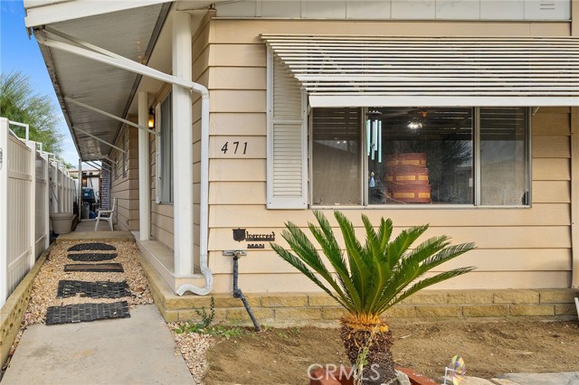 471 Santa Clara Circle, Hemet CA: https://media.crmls.org/medias/62e84e0b-7819-4a1d-8640-70abf67f65c6.jpg