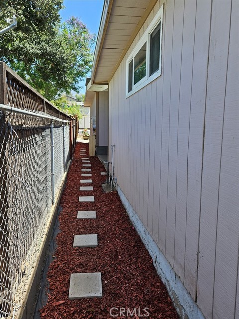 10622 Whitegate Avenue photo 6