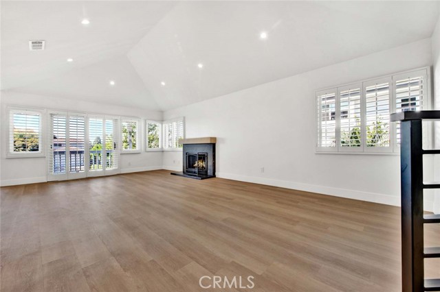 Detail Gallery Image 11 of 65 For 804 Gardenia, Corona Del Mar,  CA 92625 - 2 Beds | 2 Baths