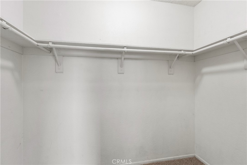 https://media.crmls.org/medias/62e8fb30-04d5-4cc0-9249-2d986106d562.jpg?preset=X-Large