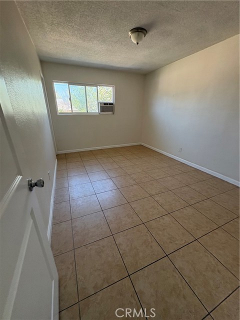 Detail Gallery Image 13 of 16 For 2004 W 15th, San Bernardino,  CA 92411 - 4 Beds | 2 Baths