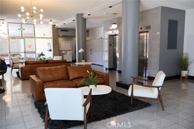 100 Atlantic Avenue, Long Beach CA: https://media.crmls.org/medias/62ea5298-514c-4424-a785-d01a120d33b2.jpg