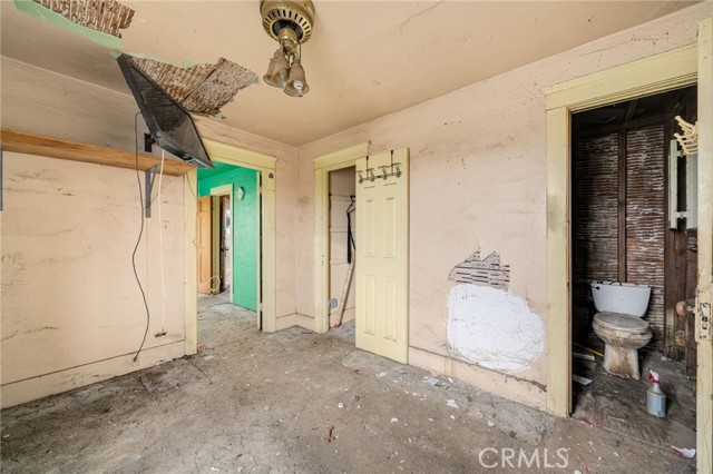 Detail Gallery Image 11 of 18 For 1822 W 4th, Santa Ana,  CA 92703 - 3 Beds | 1 Baths
