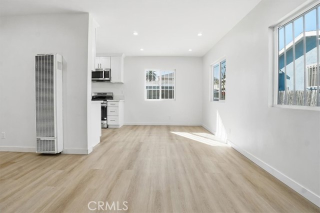 Detail Gallery Image 27 of 44 For 224 W 107th, Los Angeles,  CA 90003 - – Beds | – Baths