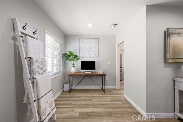7027 Shoshone Avenue, Van Nuys CA: https://media.crmls.org/medias/62ecb418-80f5-4fb8-8ac5-7fe44ba37d15.jpg