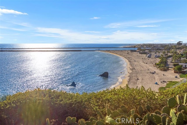 2516 Bayside Drive, Corona del Mar CA: https://media.crmls.org/medias/62ecf603-8198-4390-9219-d76bdca38cde.jpg